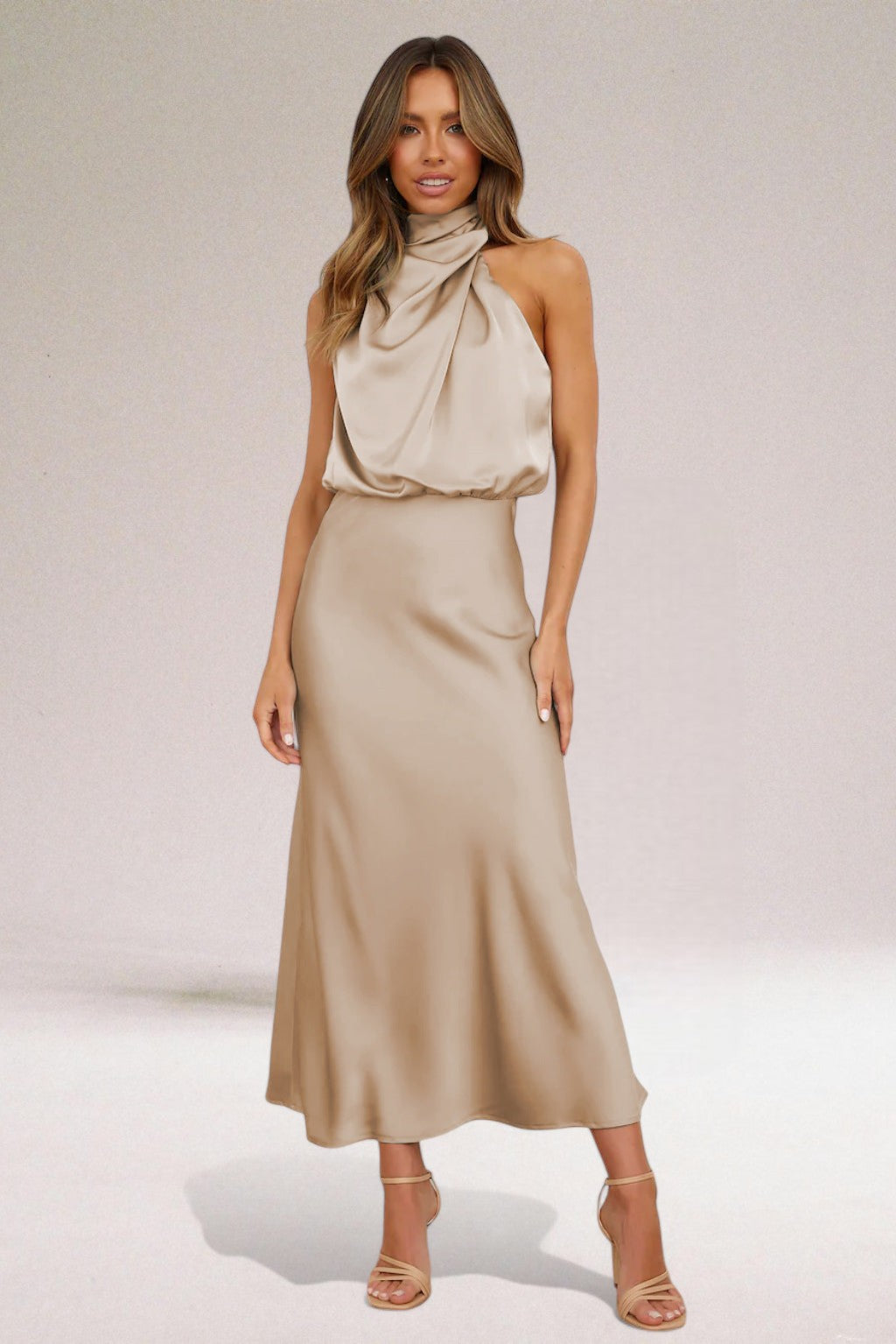 Flavia | Vestido de Mulher Halter de Cetim Glamouroso